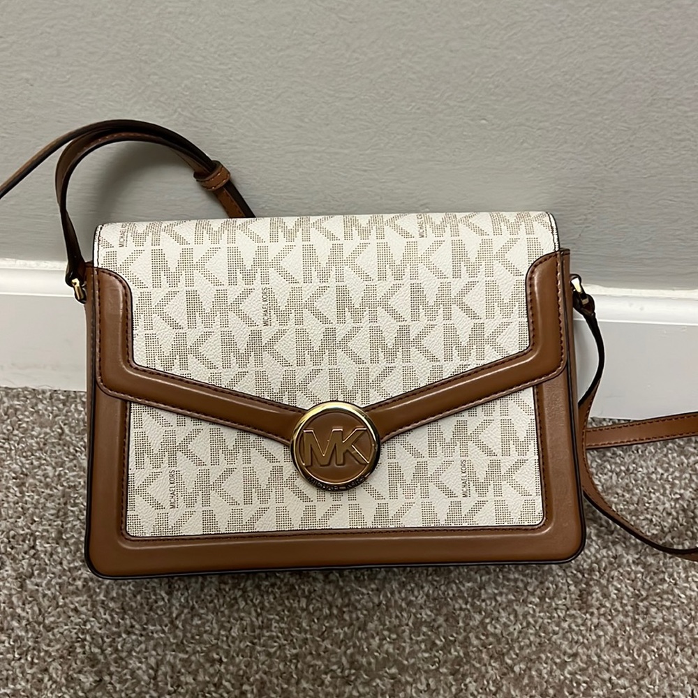 Michael Kors Jessie shoulder bag in vanilla- NWT!